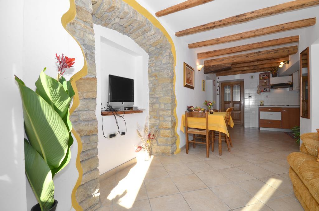 Bella Vista Apartments Motovun Habitación foto
